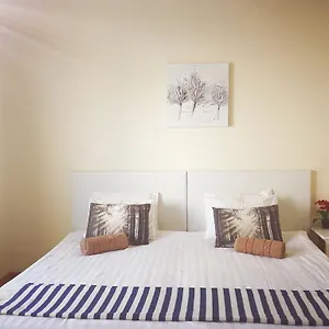 Homestay 12 Greenpoint Guesthouse, Cape Town